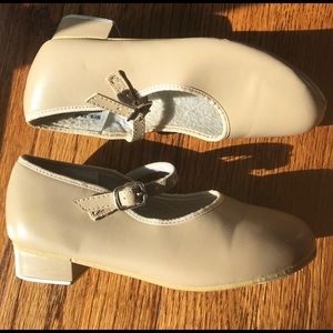 Tap Shoes (Revolution Dancewear)